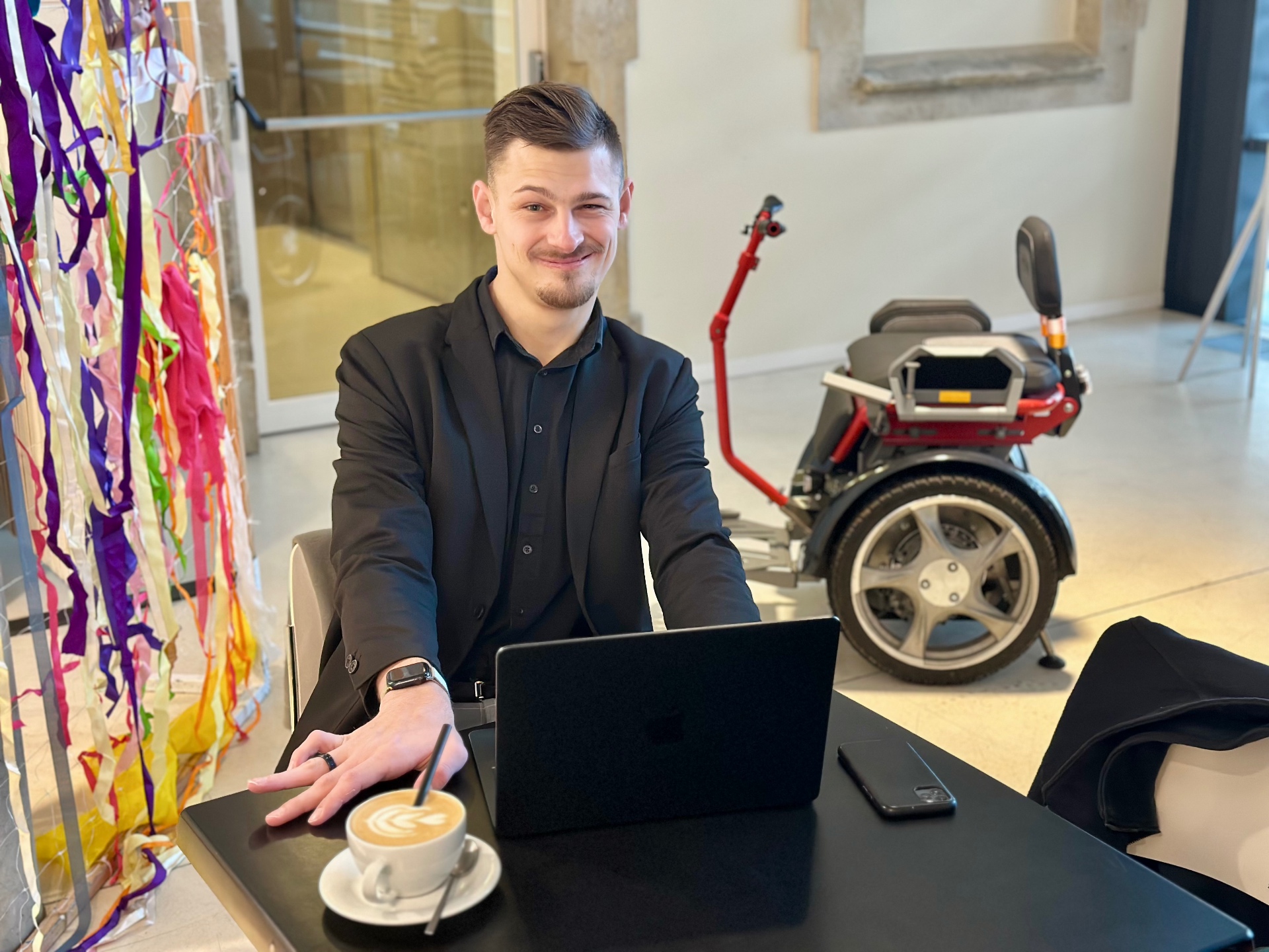 Bc. Jan Hotovec – webdesignér z Liberce s notebookem